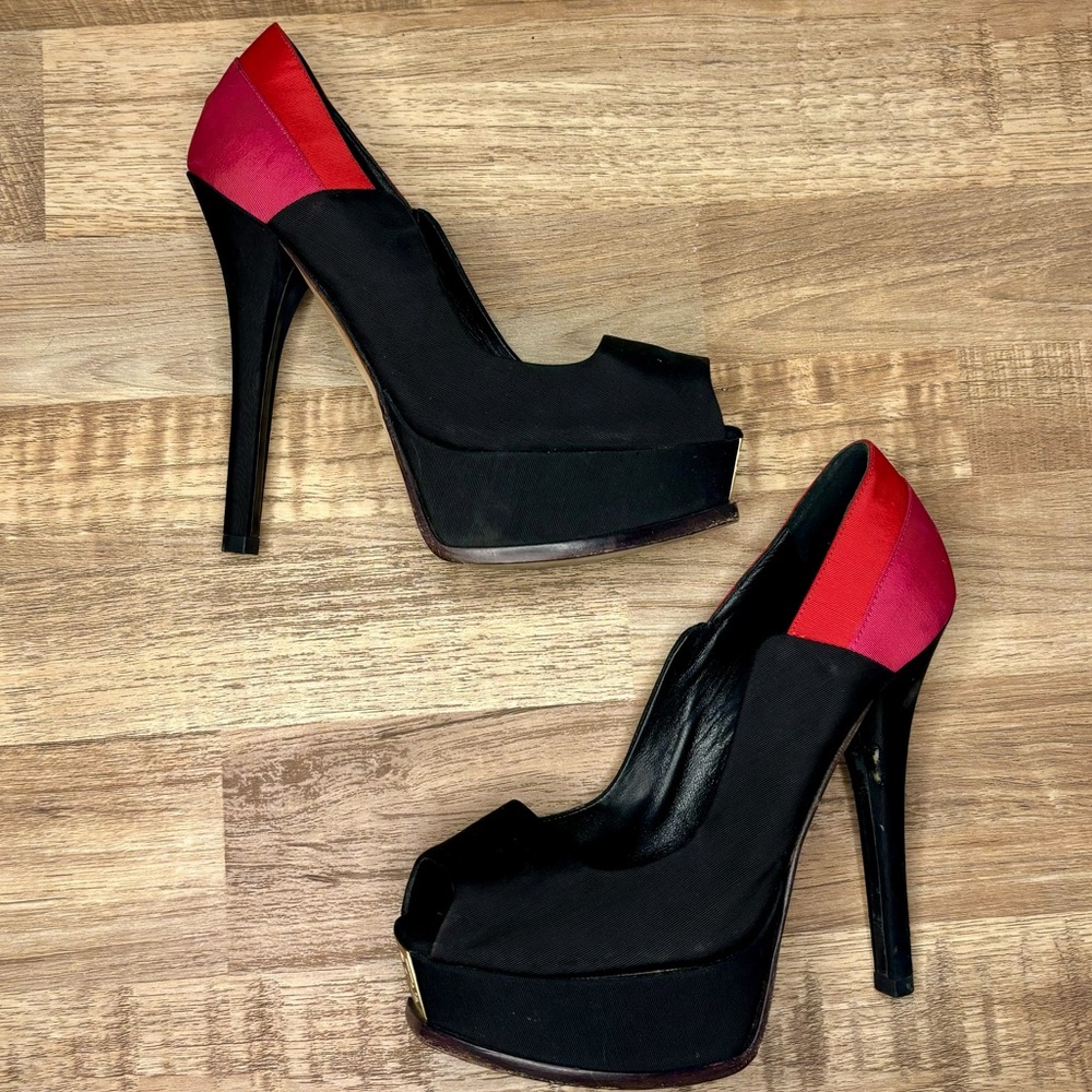AUTHENTIC Fendi Platform Pumps Women’s Size 37.5 (7/7.5)